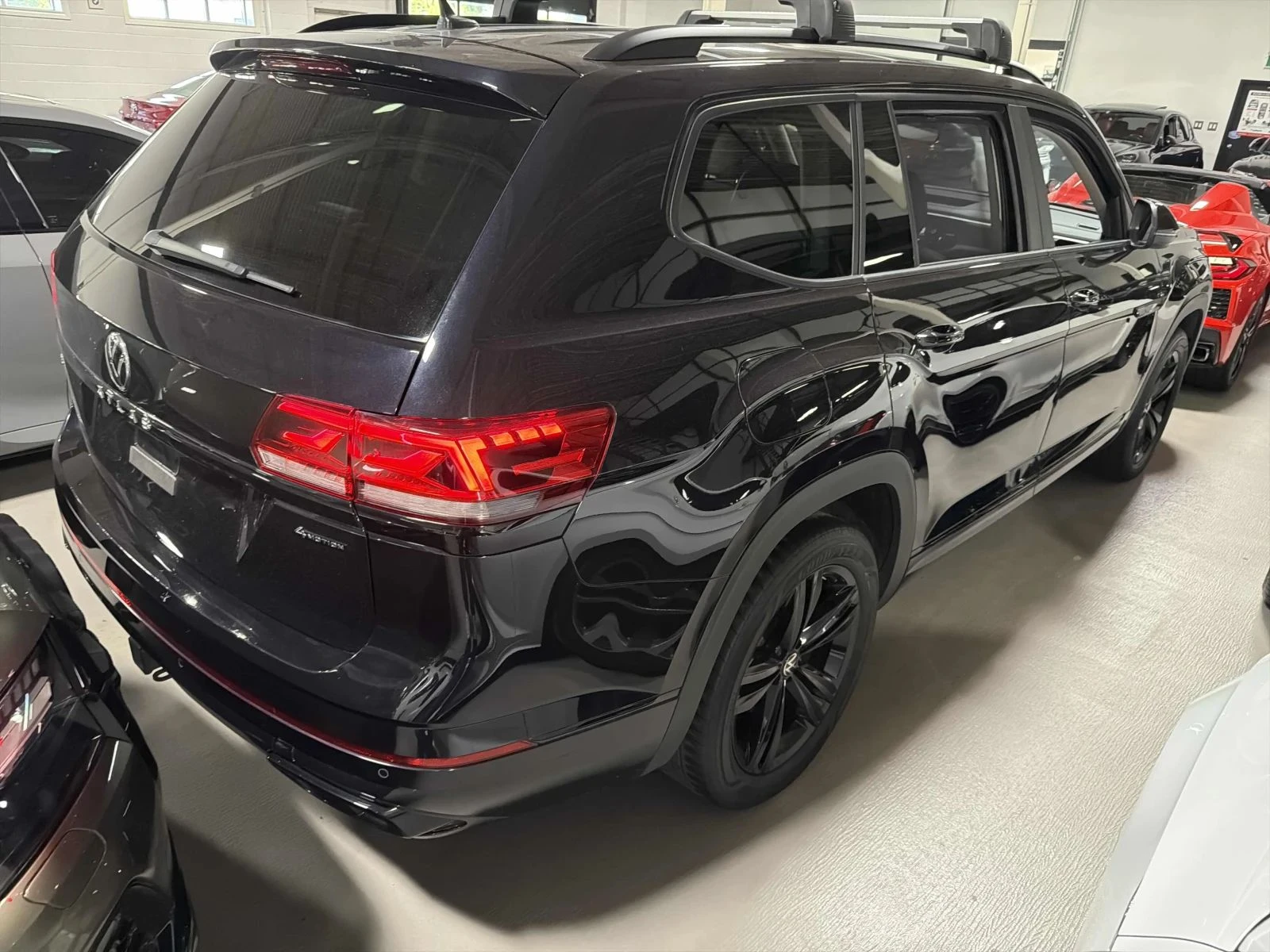 VW Atlas, снимка 2 - Автомобили и джипове - 56724710