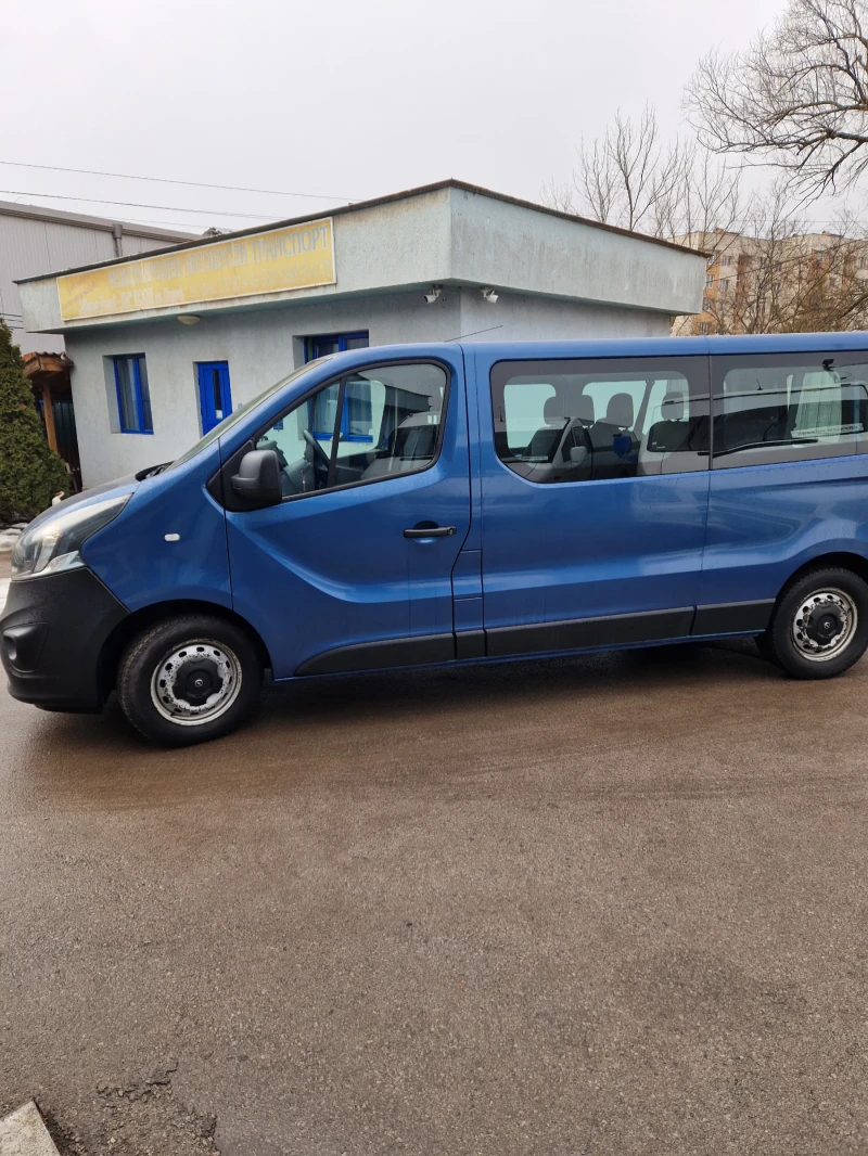 Opel Vivaro, снимка 4 - Бусове и автобуси - 49266906