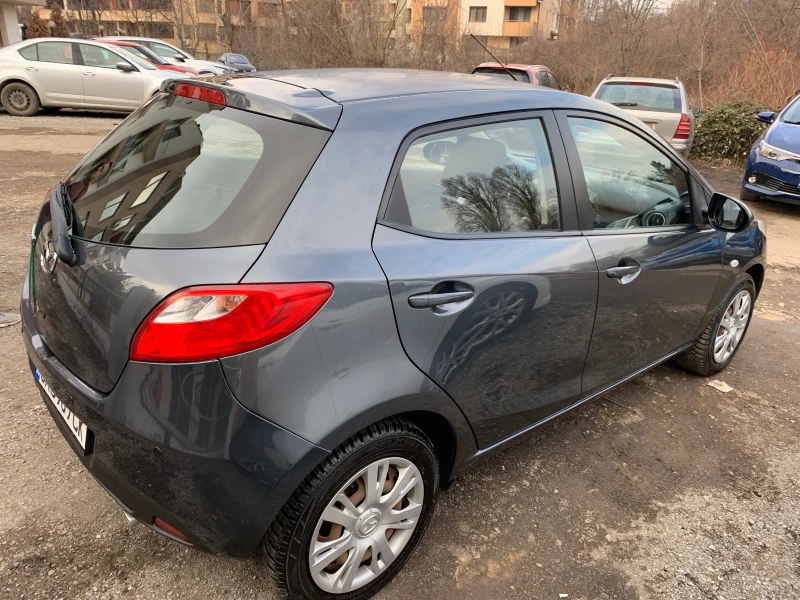 Mazda 2, снимка 9 - Автомобили и джипове - 49067102