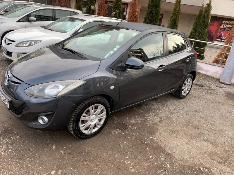 Mazda 2, снимка 1 - Автомобили и джипове - 49067102