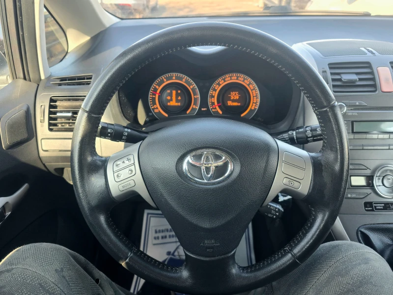 Toyota Auris ПЕРФЕКТЕН/ПАРКТРОНИК/1.6VVT-i, снимка 10 - Автомобили и джипове - 49462600