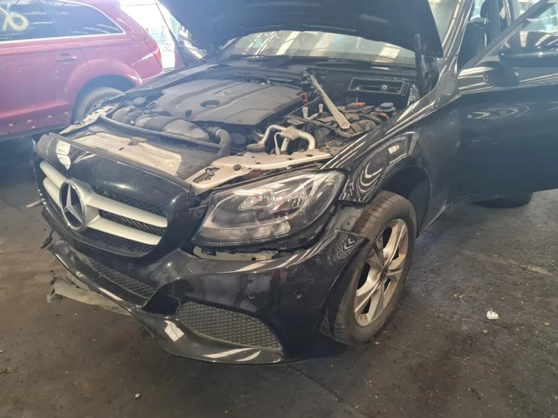 Mercedes-Benz C 220 220dЧАСТИ, снимка 1 - Автомобили и джипове - 21473575