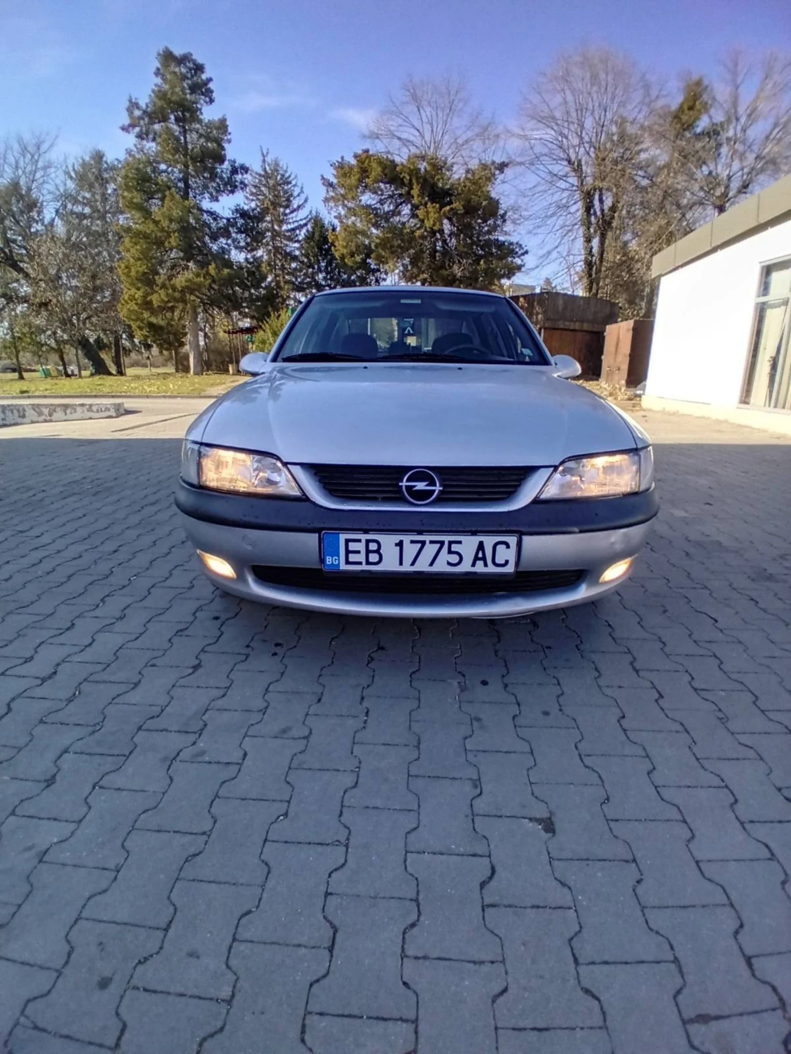 Opel Vectra 1.8i 16v ВНОС ОТ ИТАЛИЯ БЕЗ РЪЖДИ ПО ШАСИТО  - изображение 2