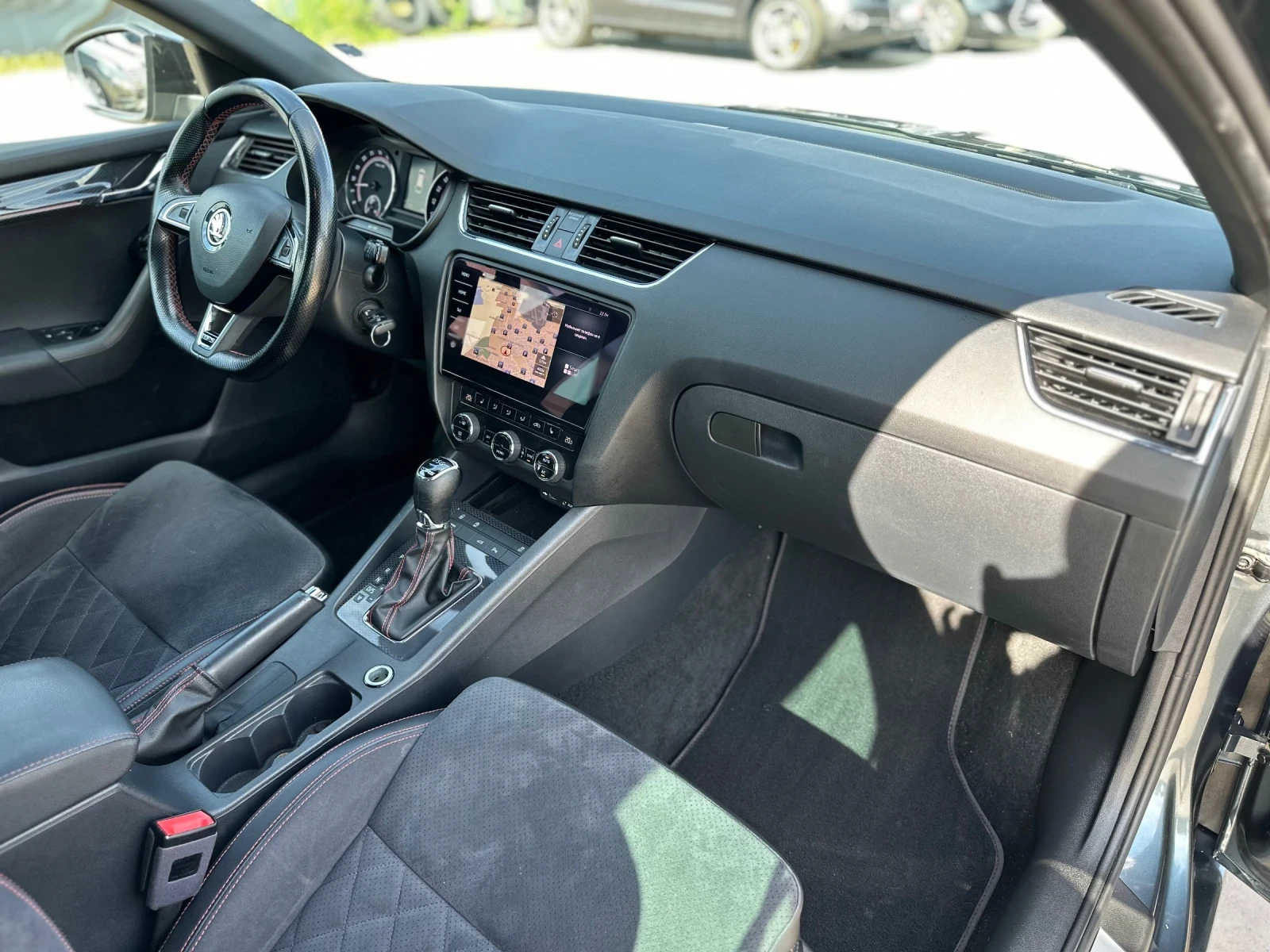 Skoda Octavia 2.0TDi* VRS* DSG* LED* DISTRONIC* CAMERA* ШВЕЙЦАРИ - изображение 10