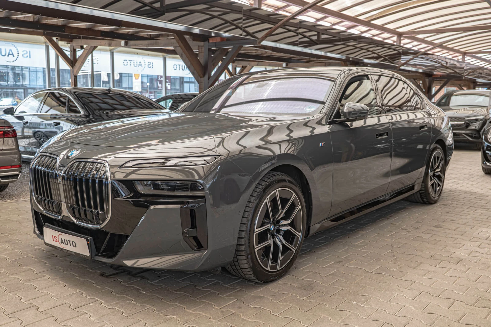 BMW 740 M-Sport/xDrive/Bower&Wilkins/Theater Screen/Soft C - изображение 3
