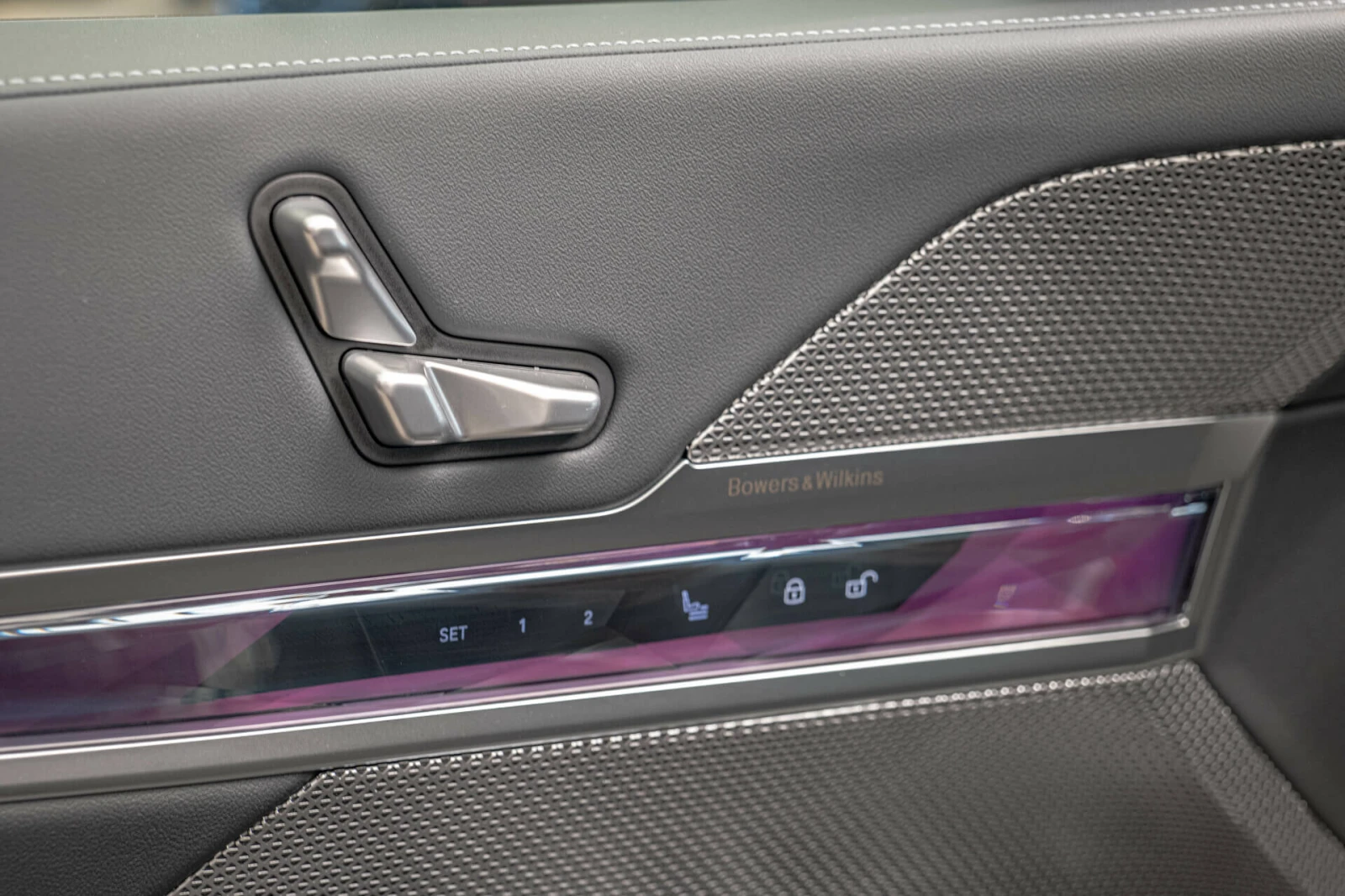 BMW 740 M-Sport/xDrive/Bower&Wilkins/Theater Screen/Soft C - изображение 8