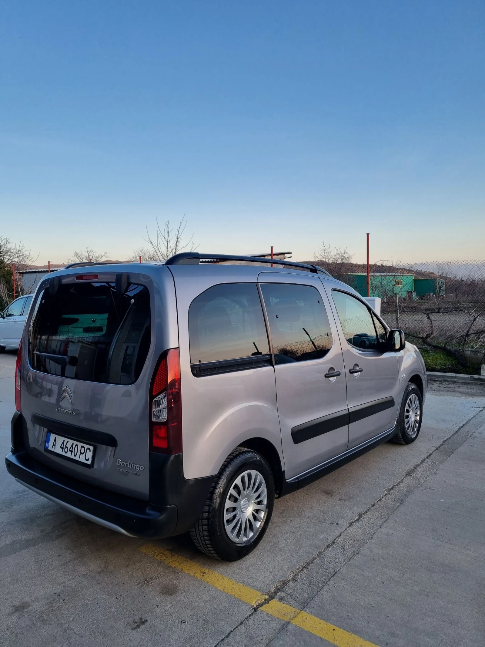 Citroen Berlingo 1.6hdi 99 коня Автомат, снимка 5 - Автомобили и джипове - 53818687