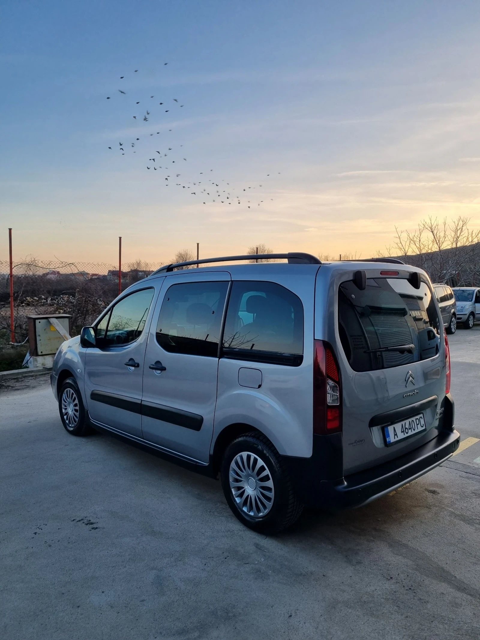 Citroen Berlingo 1.6hdi 99 коня Автомат, снимка 6 - Автомобили и джипове - 53818687