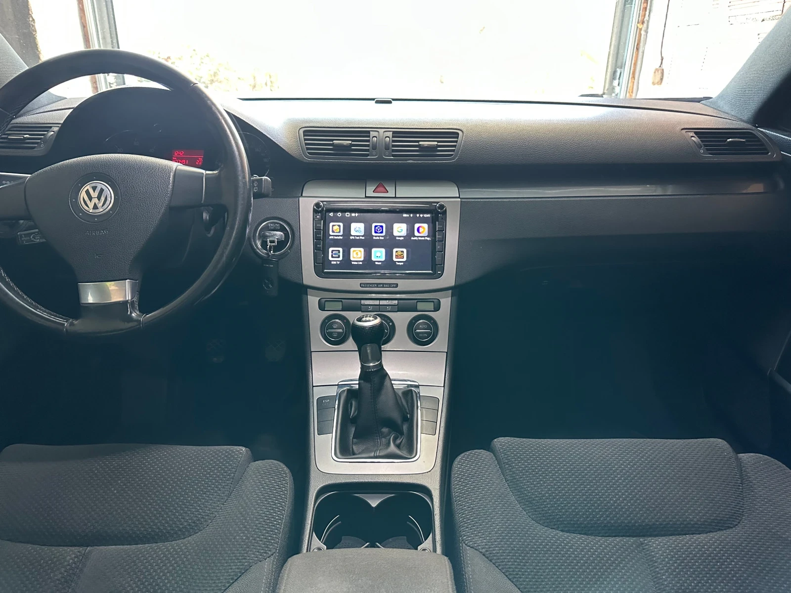 VW Passat 2.0 TDI, снимка 10 - Автомобили и джипове - 54629934