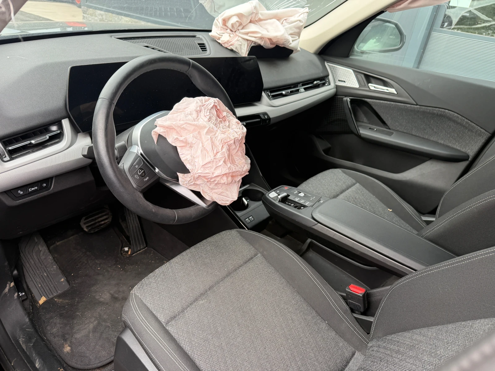 BMW iX1, снимка 7 - Автомобили и джипове - 54874100