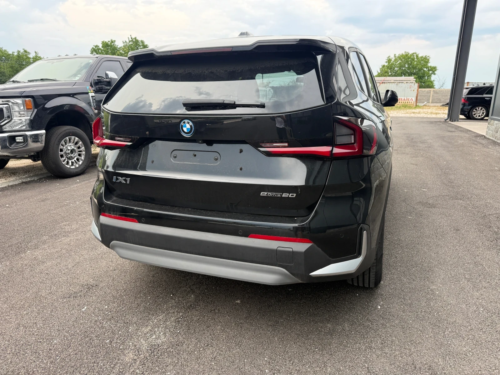 BMW iX1, снимка 4 - Автомобили и джипове - 54874100