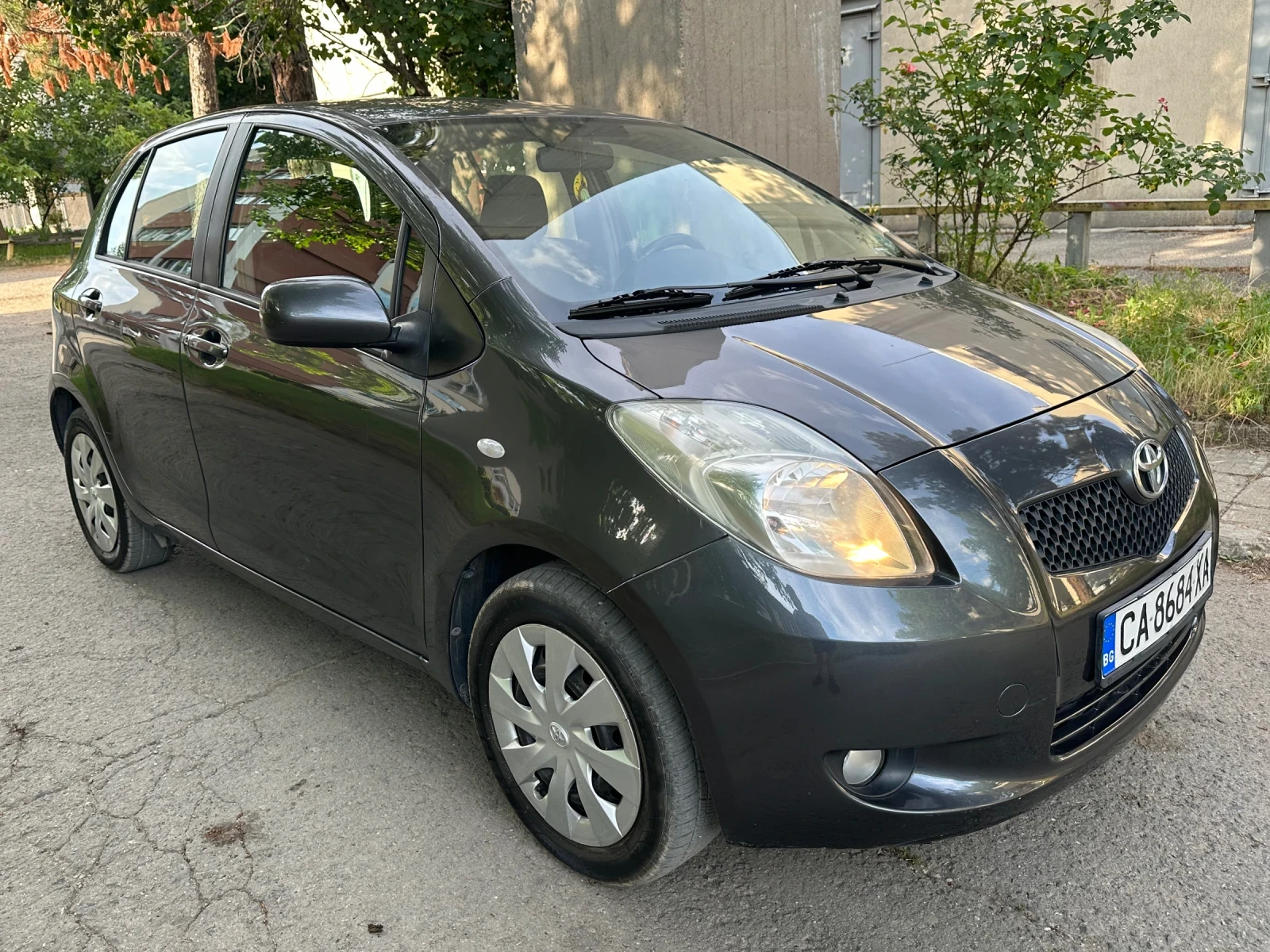 Toyota Yaris 1.3 Автоматик, снимка 3 - Автомобили и джипове - 54982979