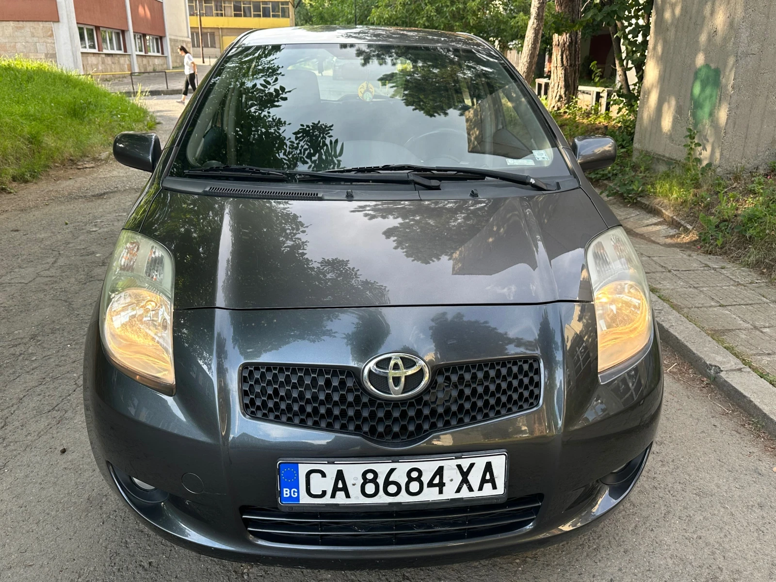 Toyota Yaris 1.3 Автоматик, снимка 2 - Автомобили и джипове - 54982979