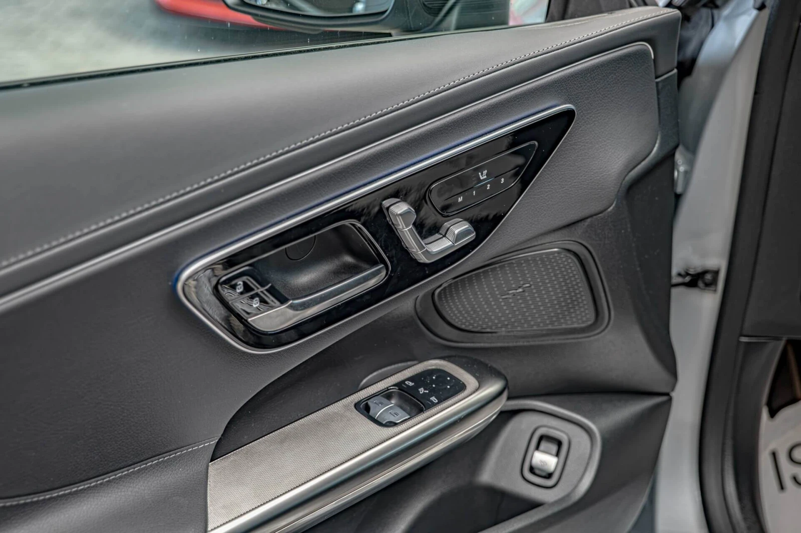 Mercedes-Benz CLE 200 AMG Line/Carbon/Memory/Панорама/MBUX/Подгрев/Камер, снимка 8 - Автомобили и джипове - 55206127