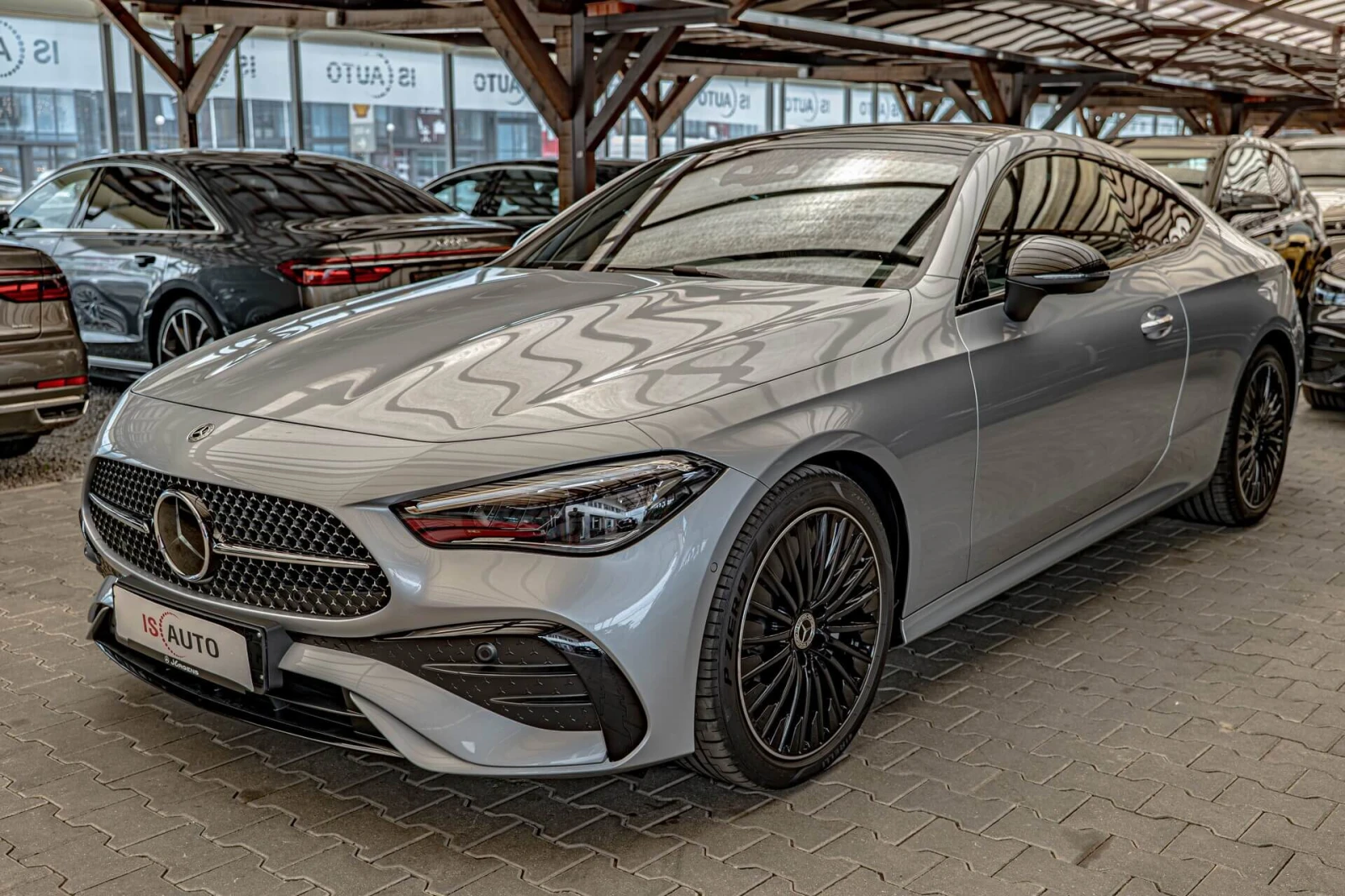 Mercedes-Benz CLE 200 AMG Line/Carbon/Memory/Панорама/MBUX/Подгрев/Камер, снимка 3 - Автомобили и джипове - 55206127