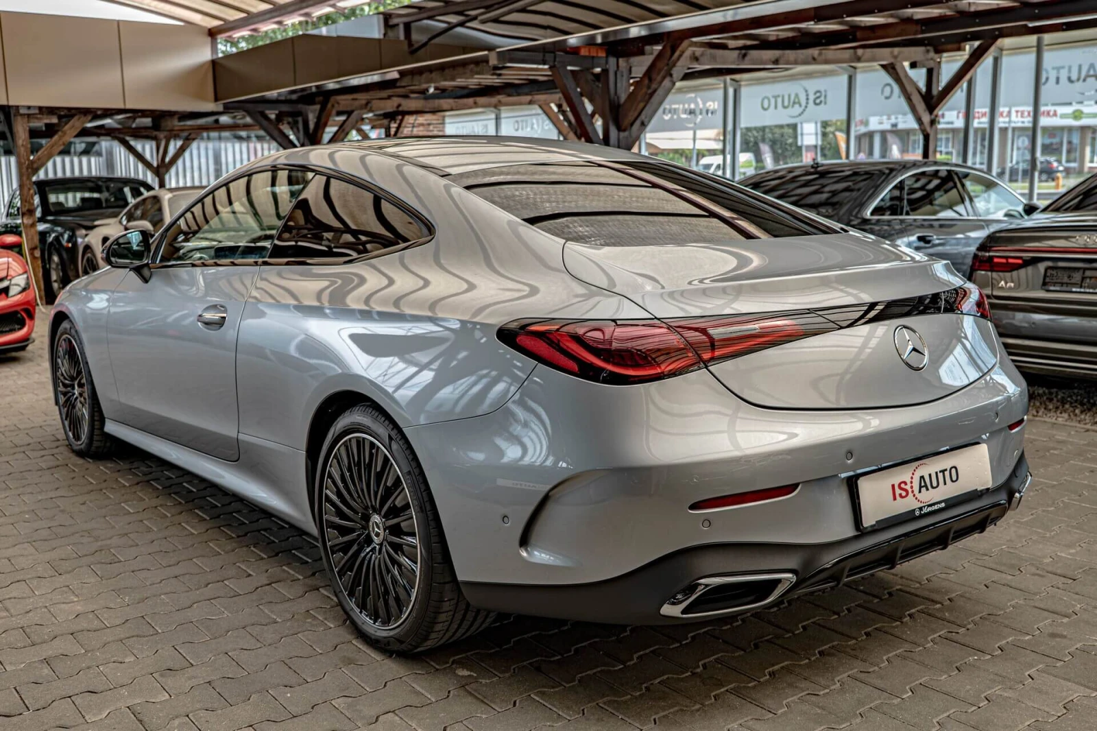 Mercedes-Benz CLE 200 AMG Line/Carbon/Memory/Панорама/MBUX/Подгрев/Камер, снимка 6 - Автомобили и джипове - 55206127