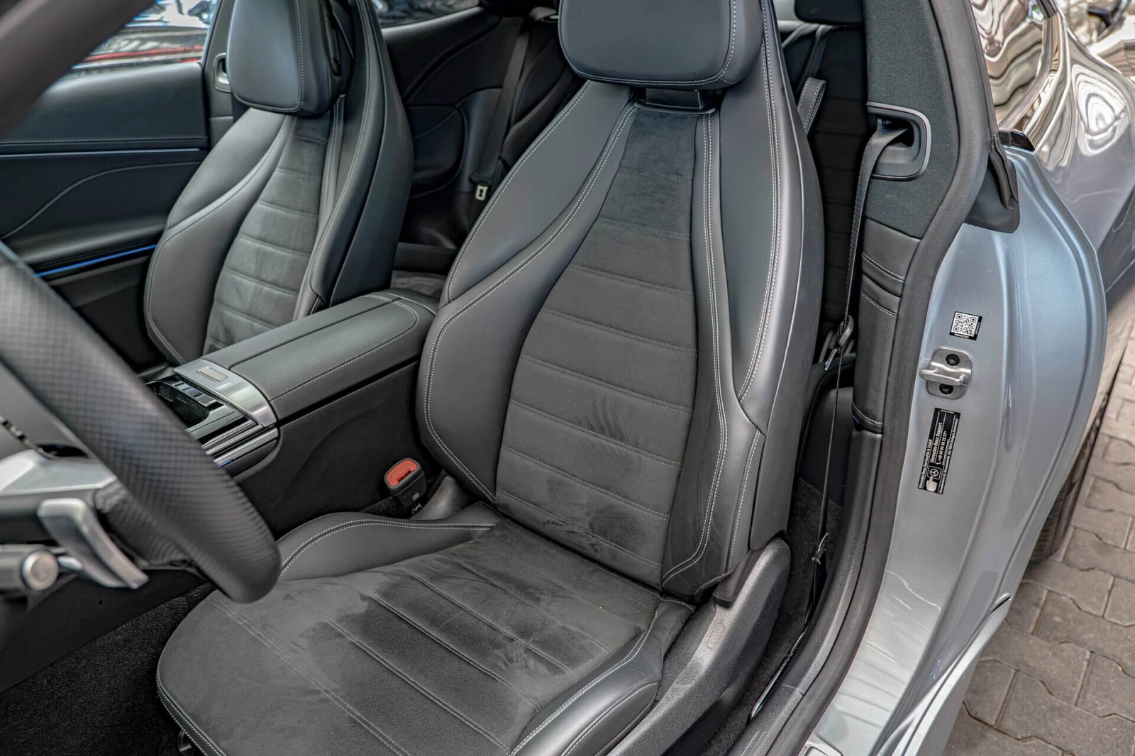 Mercedes-Benz CLE 200 AMG Line/Carbon/Memory/Панорама/MBUX/Подгрев/Камер, снимка 9 - Автомобили и джипове - 55206127