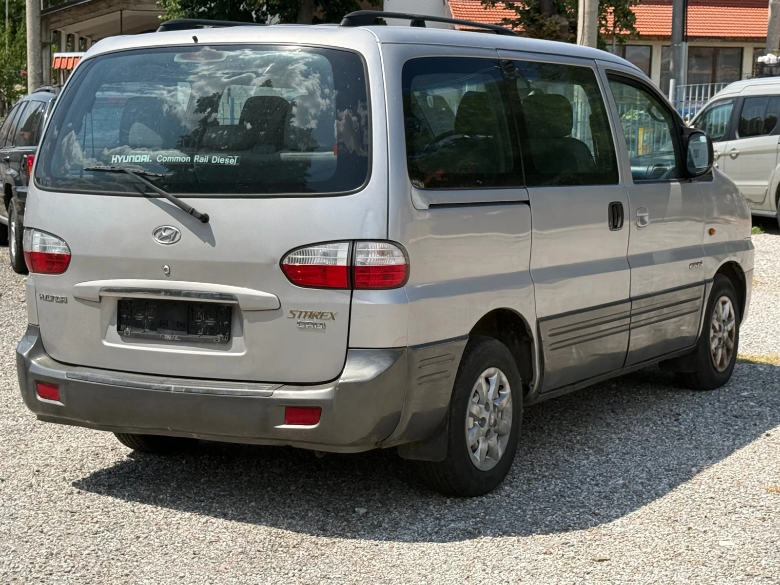 Hyundai Starex 9 места, снимка 3 - Автомобили и джипове - 55670659