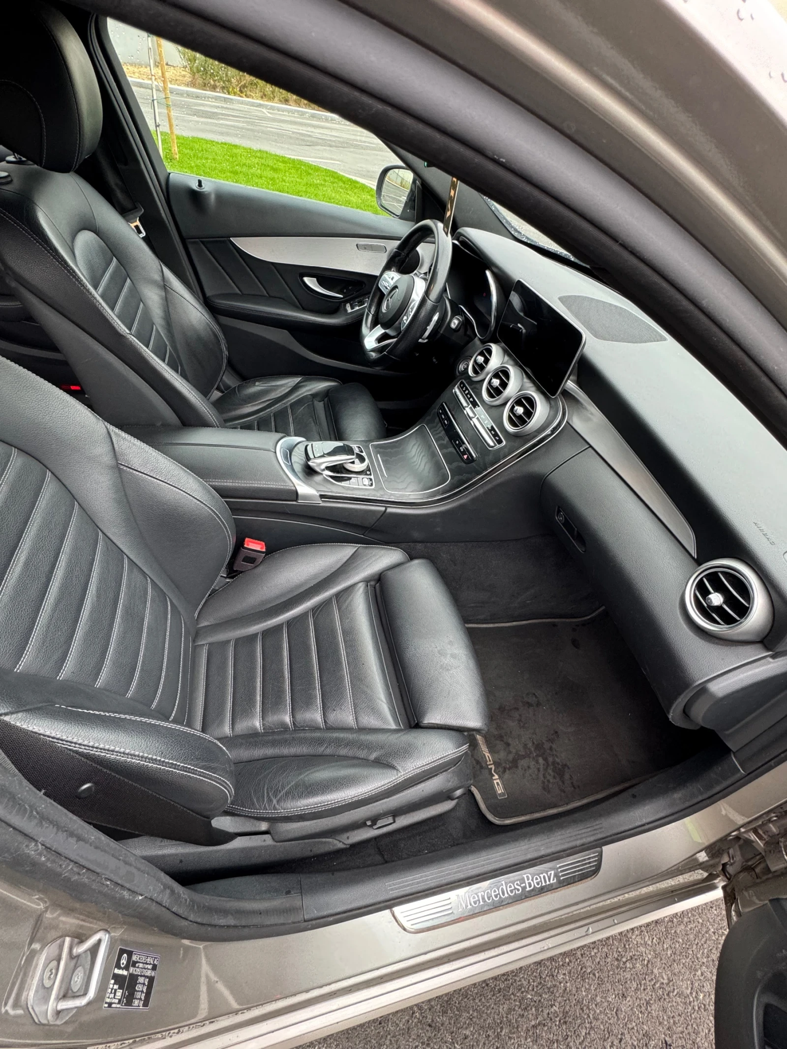 Mercedes-Benz C 300, снимка 11 - Автомобили и джипове - 56259656