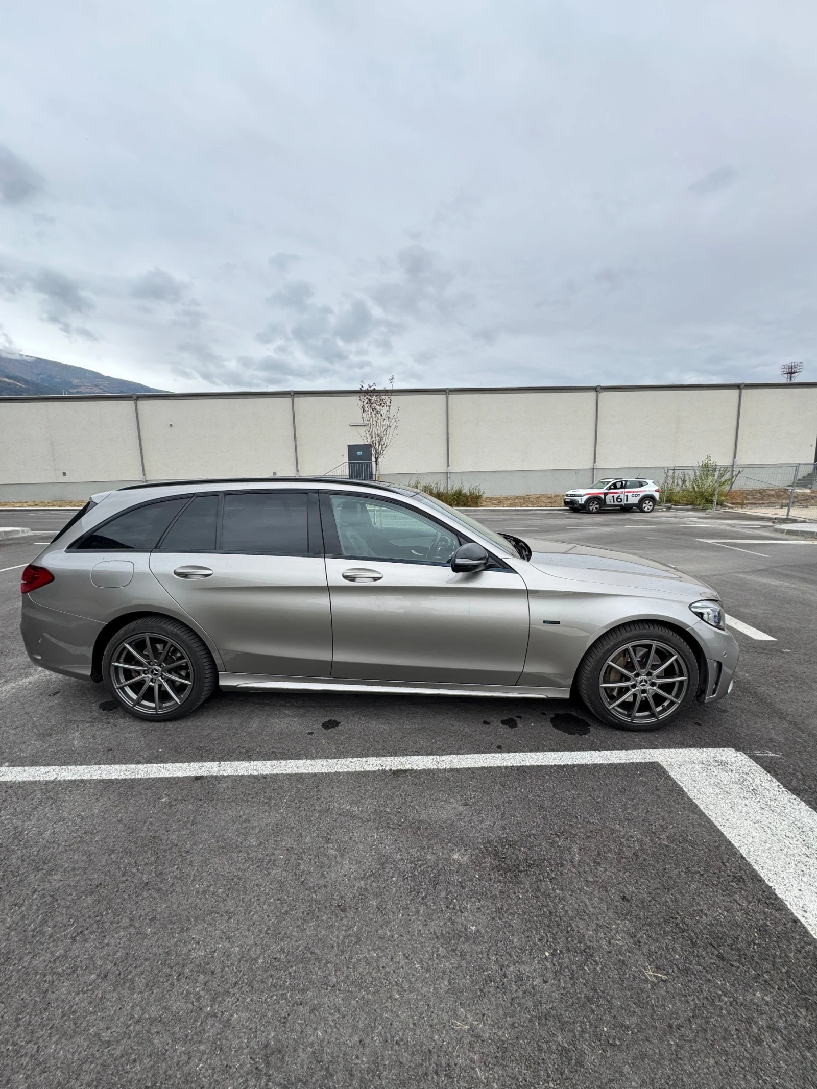 Mercedes-Benz C 300, снимка 2 - Автомобили и джипове - 56259656