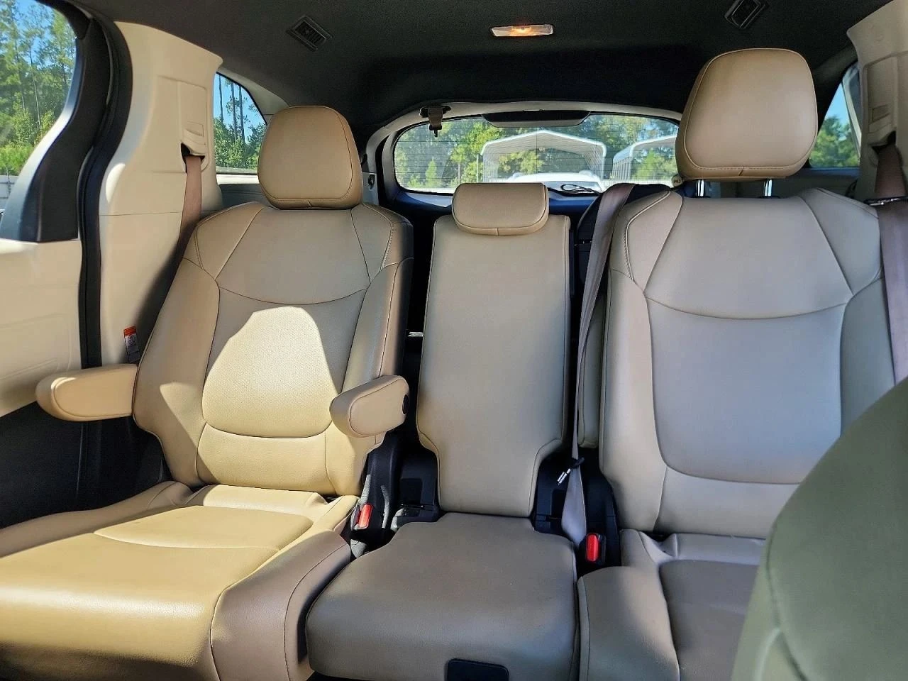 Toyota Sienna | Mobile.bg � ����������� 10