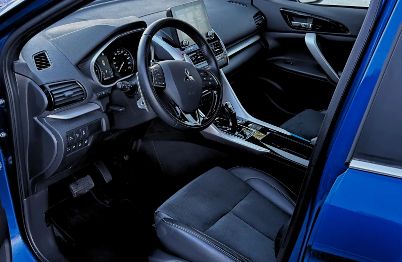 Mitsubishi Eclipse Cross Plug-In 4x4 | 360 Камера | ЛИЗИНГ, снимка 8 - Автомобили и джипове - 52048371