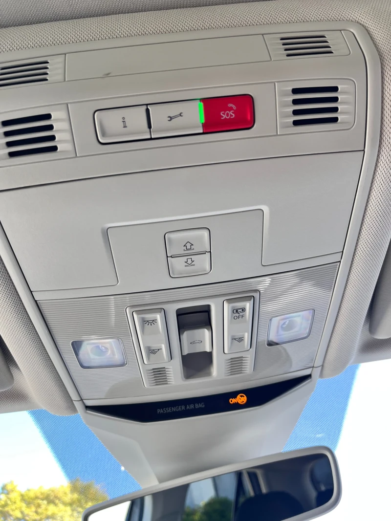 VW T-Roc VW T-ROC! Топ изпълнение, всички екстри, като нова, снимка 10 - Автомобили и джипове - 52721512