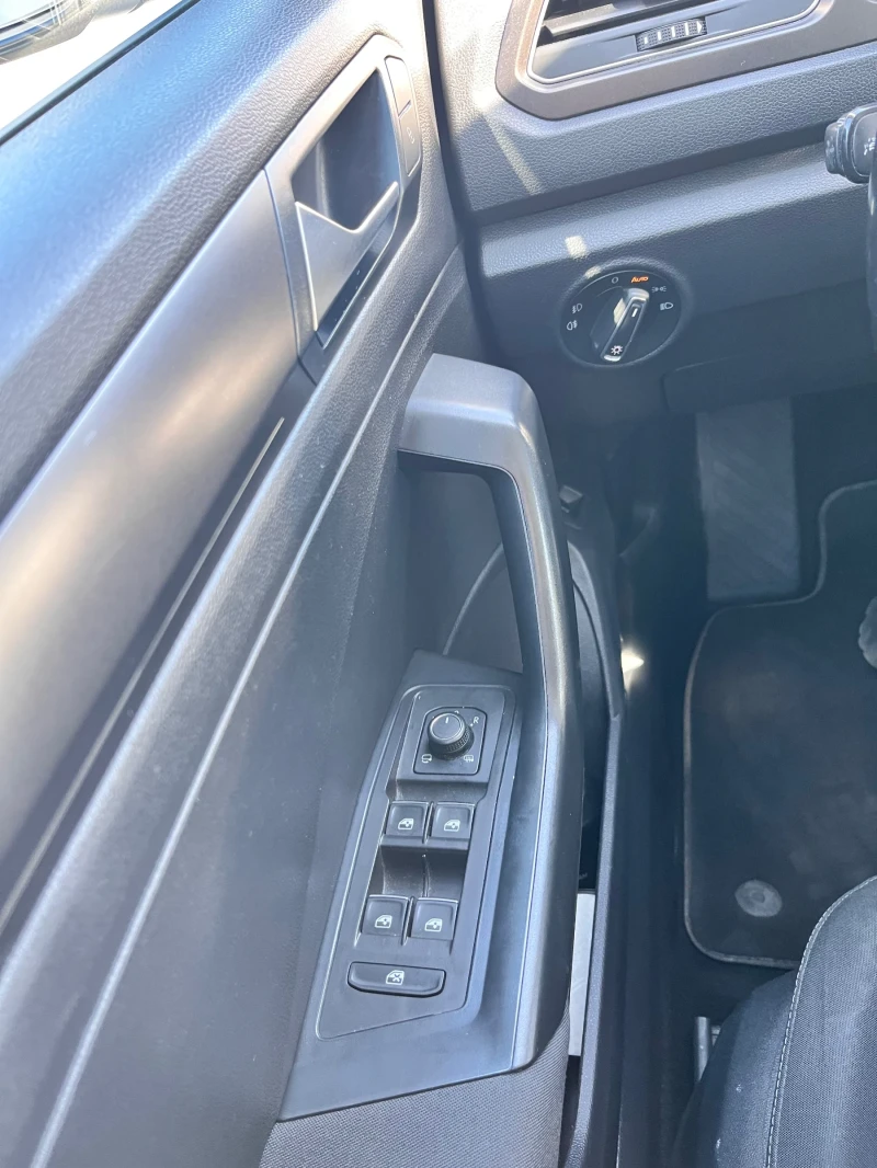 VW T-Roc VW T-ROC! Топ изпълнение, всички екстри, като нова, снимка 14 - Автомобили и джипове - 52721512