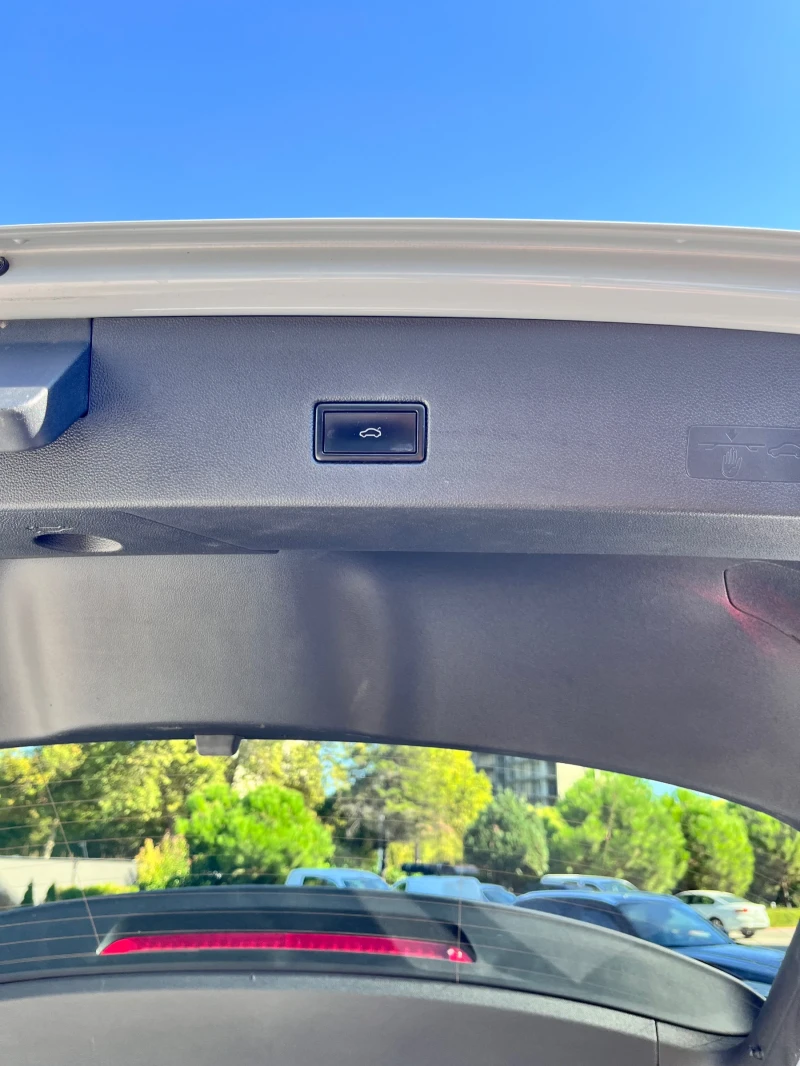 VW T-Roc VW T-ROC! Топ изпълнение, всички екстри, като нова, снимка 11 - Автомобили и джипове - 52721512