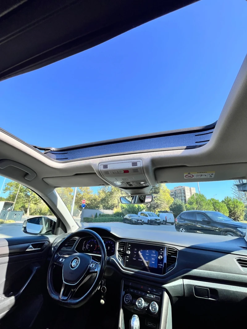 VW T-Roc VW T-ROC! Топ изпълнение, всички екстри, като нова, снимка 6 - Автомобили и джипове - 52721512