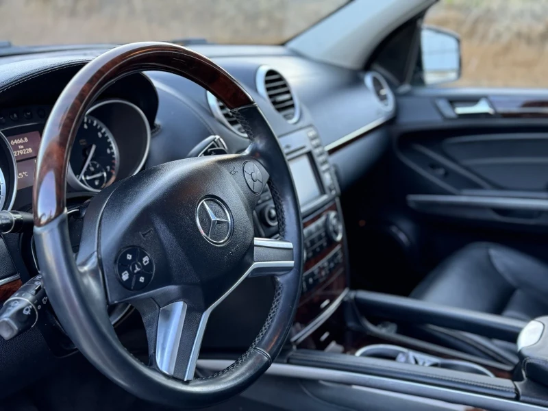 Mercedes-Benz GL 550, снимка 8 - Автомобили и джипове - 52348836