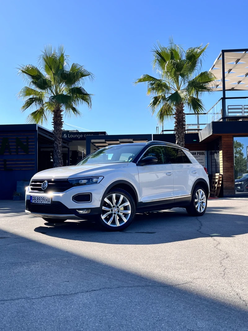 VW T-Roc VW T-ROC! Топ изпълнение, всички екстри, като нова - 42500 лв. / 21729.90 € - 84957136 1