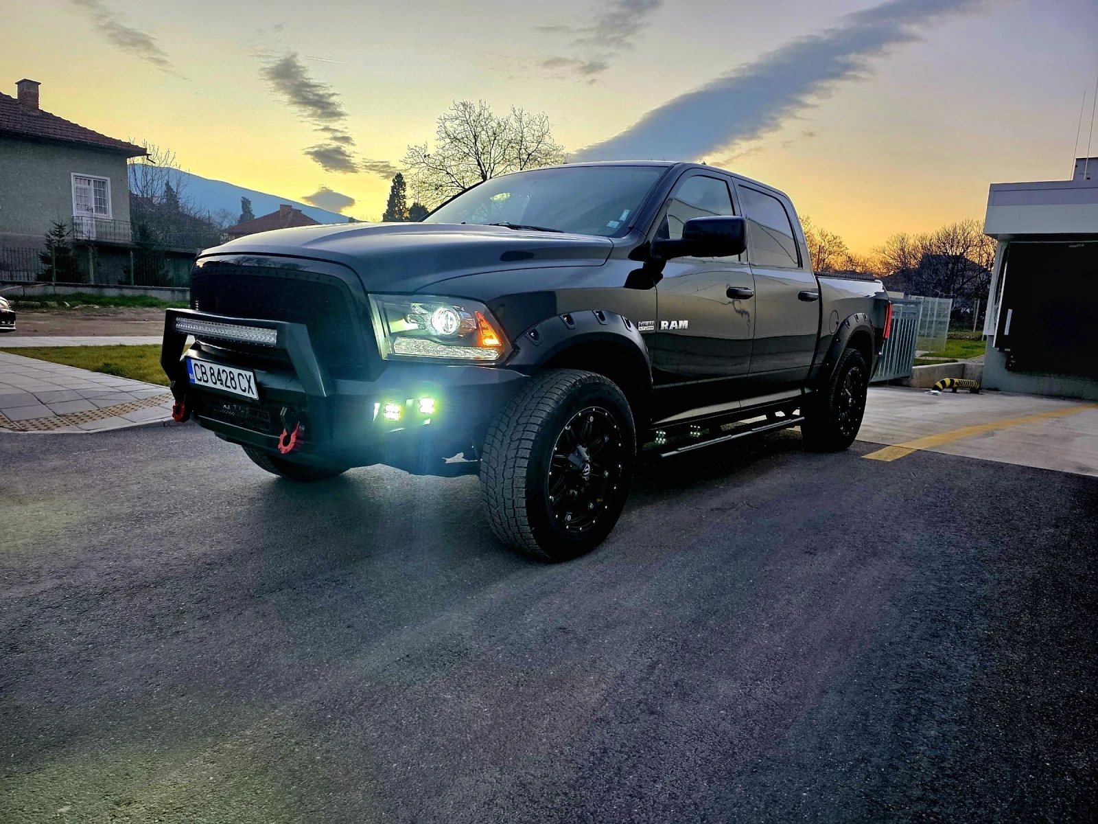 Dodge RAM 1500  5.7 HEMI | Quadra Drive | Пълно обслужване | N1, снимка 1