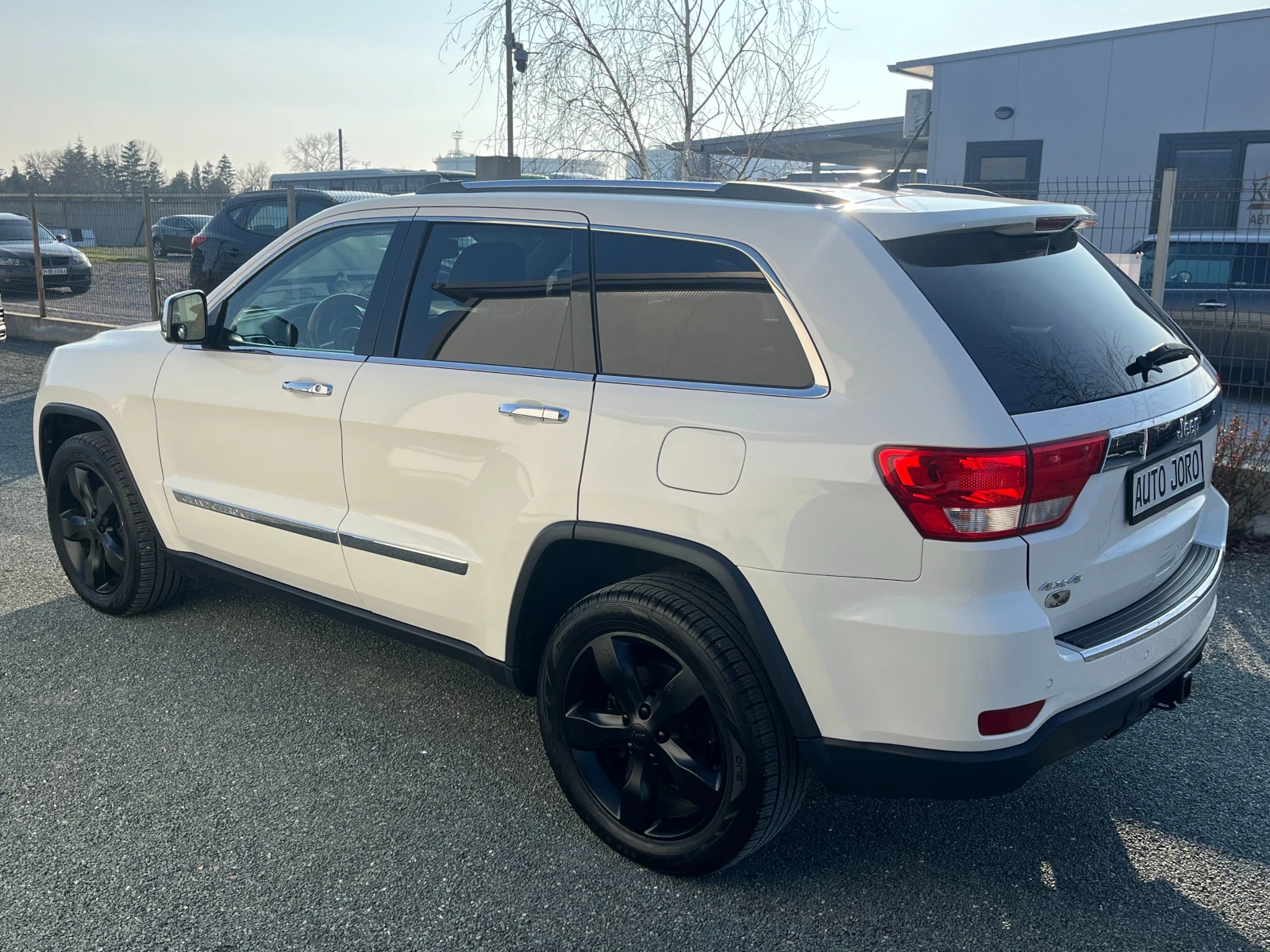 Jeep Grand cherokee 3.6 V6 4x4-Overland, снимка 2 - Автомобили и джипове - 53744404