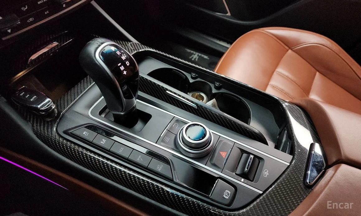 Maserati Levante AWD* SPORT* AMBIENT* KEYLESS* КОЖА* ПОДГРЕВ* ШИБИД, снимка 7 - Автомобили и джипове - 54073140