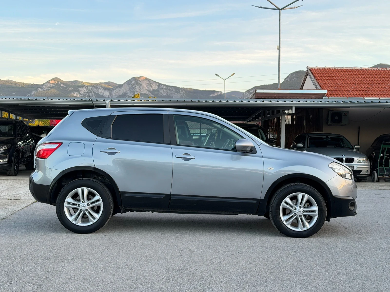 Nissan Qashqai 2.0DCI 4x4 АВТОМАТ ИТАЛИЯ, снимка 5 - Автомобили и джипове - 54907498
