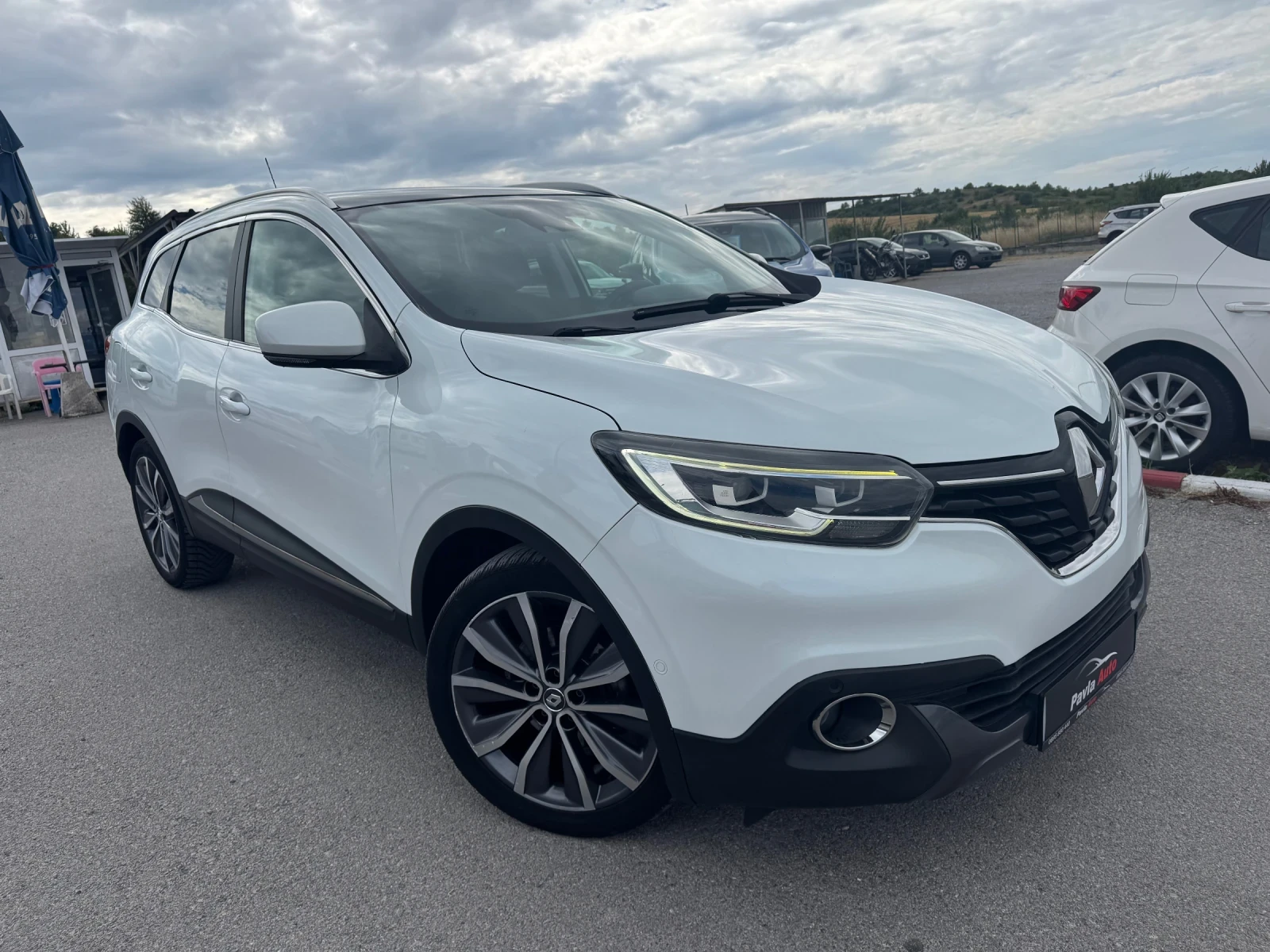Renault Kadjar 1.5 DCI Avtomat Full, снимка 2 - Автомобили и джипове - 55139768