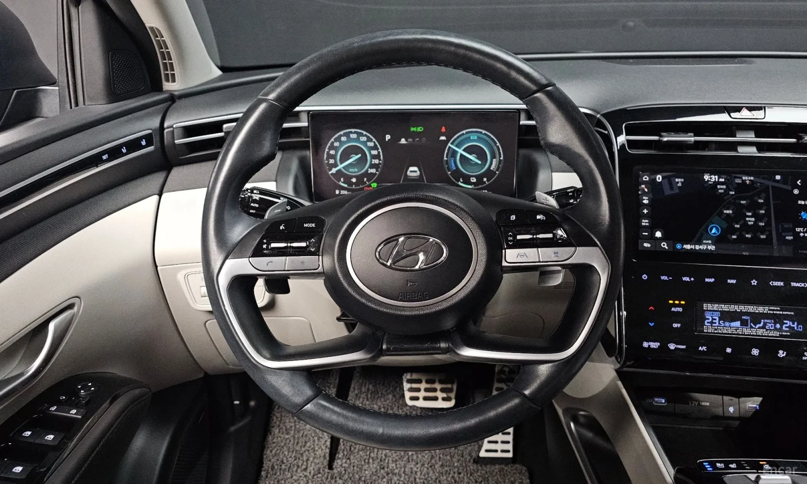 Hyundai Tucson, снимка 13 - Автомобили и джипове - 55193524