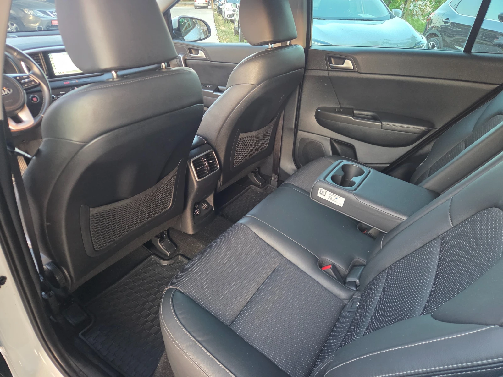 Kia Sportage 1.6 CRDI * * ENERGY* * FACE* * , снимка 11 - Автомобили и джипове - 55397505