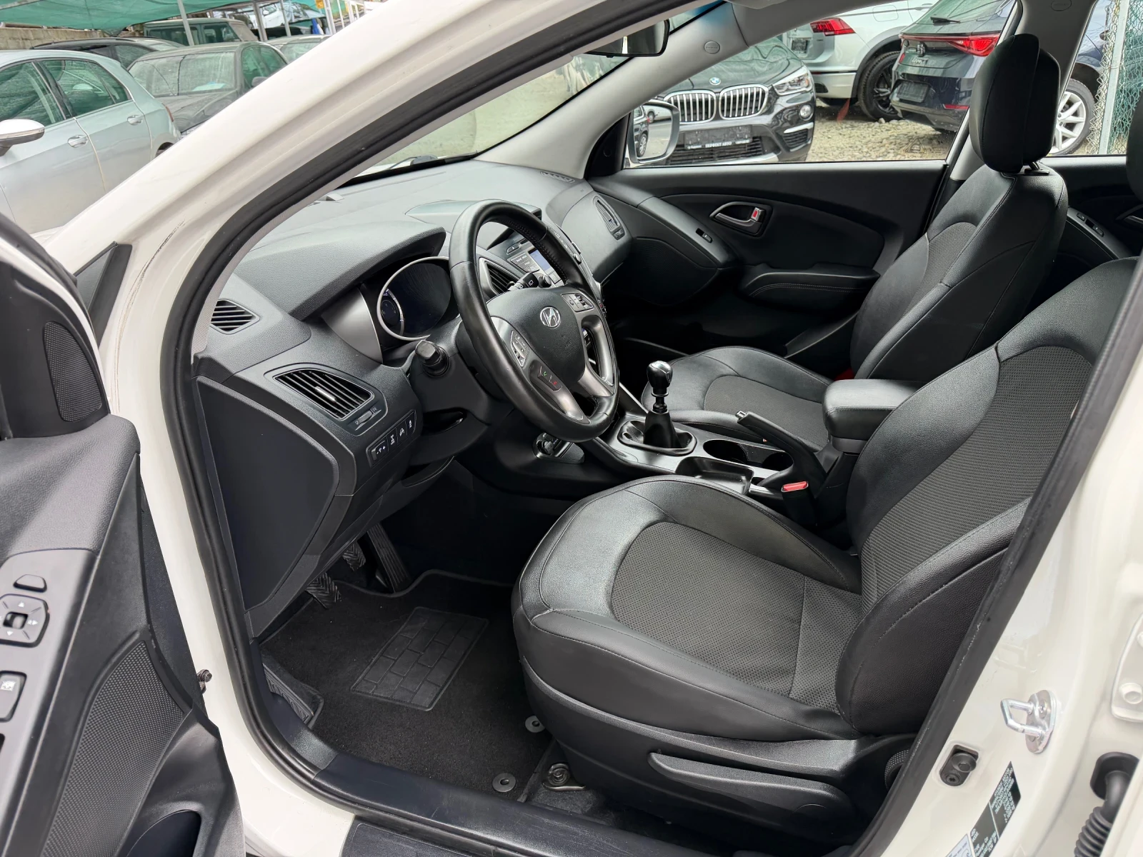 Hyundai IX35 2.0CRDI* 4x4* Premium, снимка 10 - Автомобили и джипове - 56276016