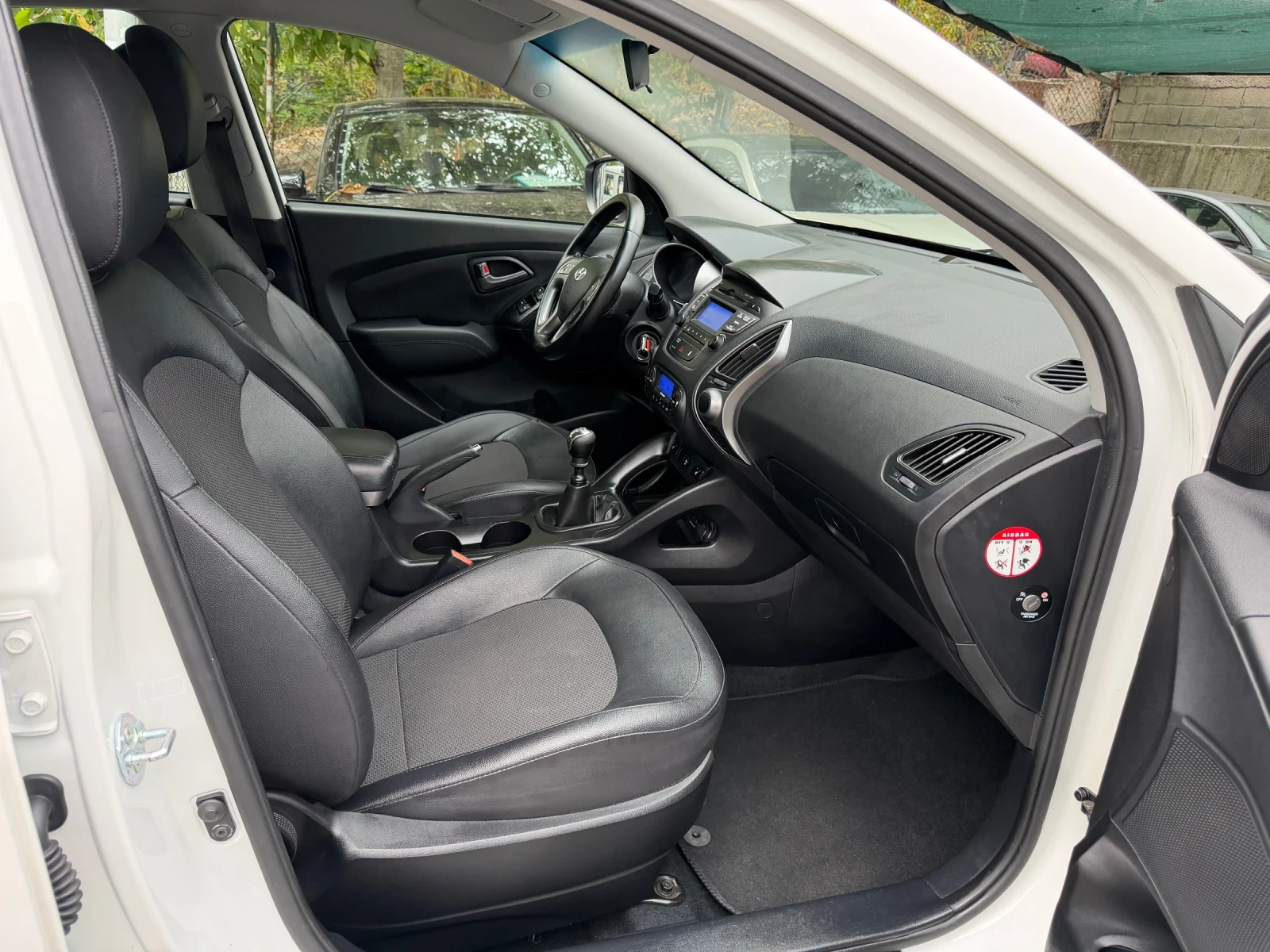 Hyundai IX35 2.0CRDI* 4x4* Premium, снимка 13 - Автомобили и джипове - 56276016