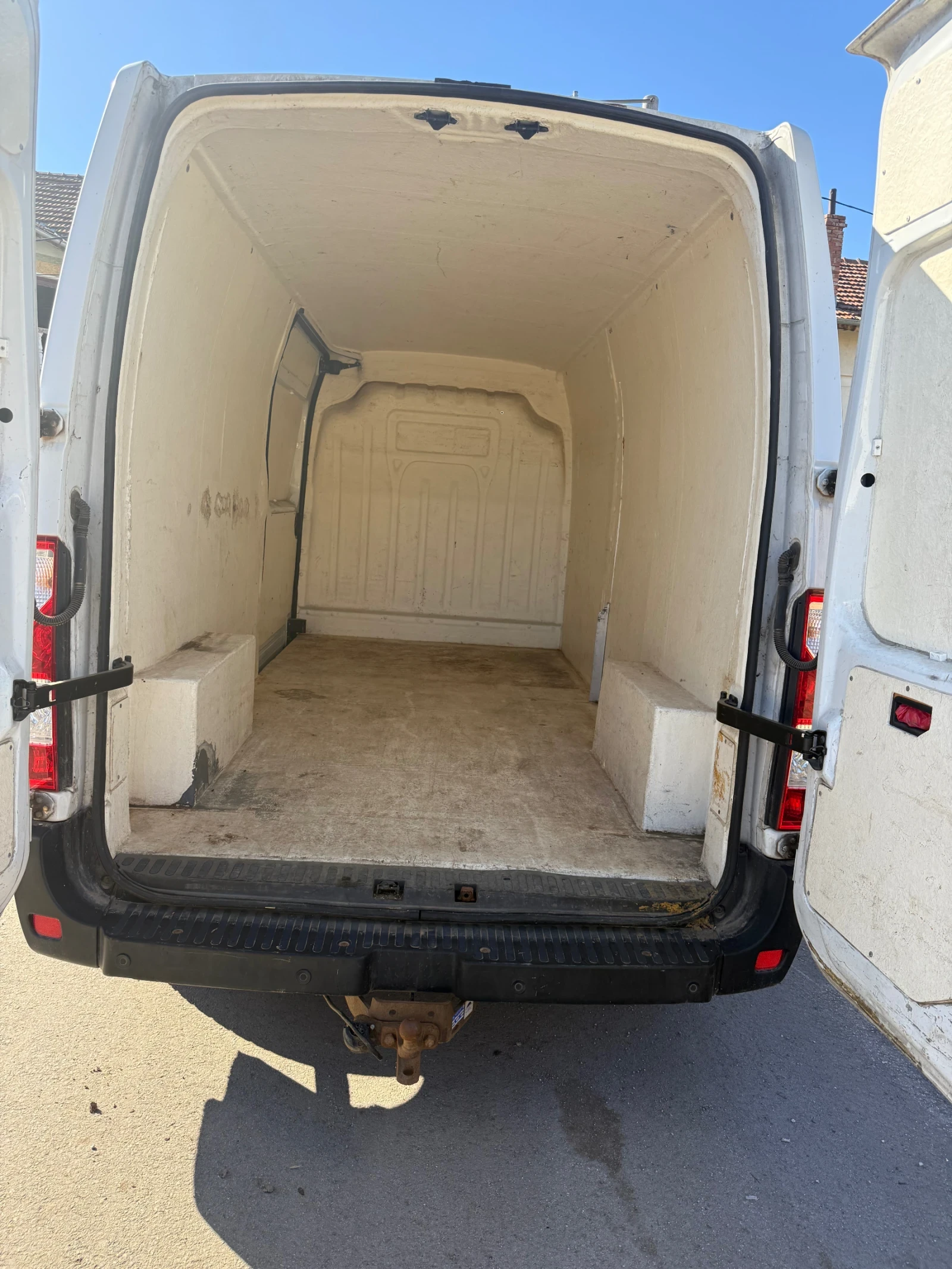 Nissan NV400 2.3 - изображение 5