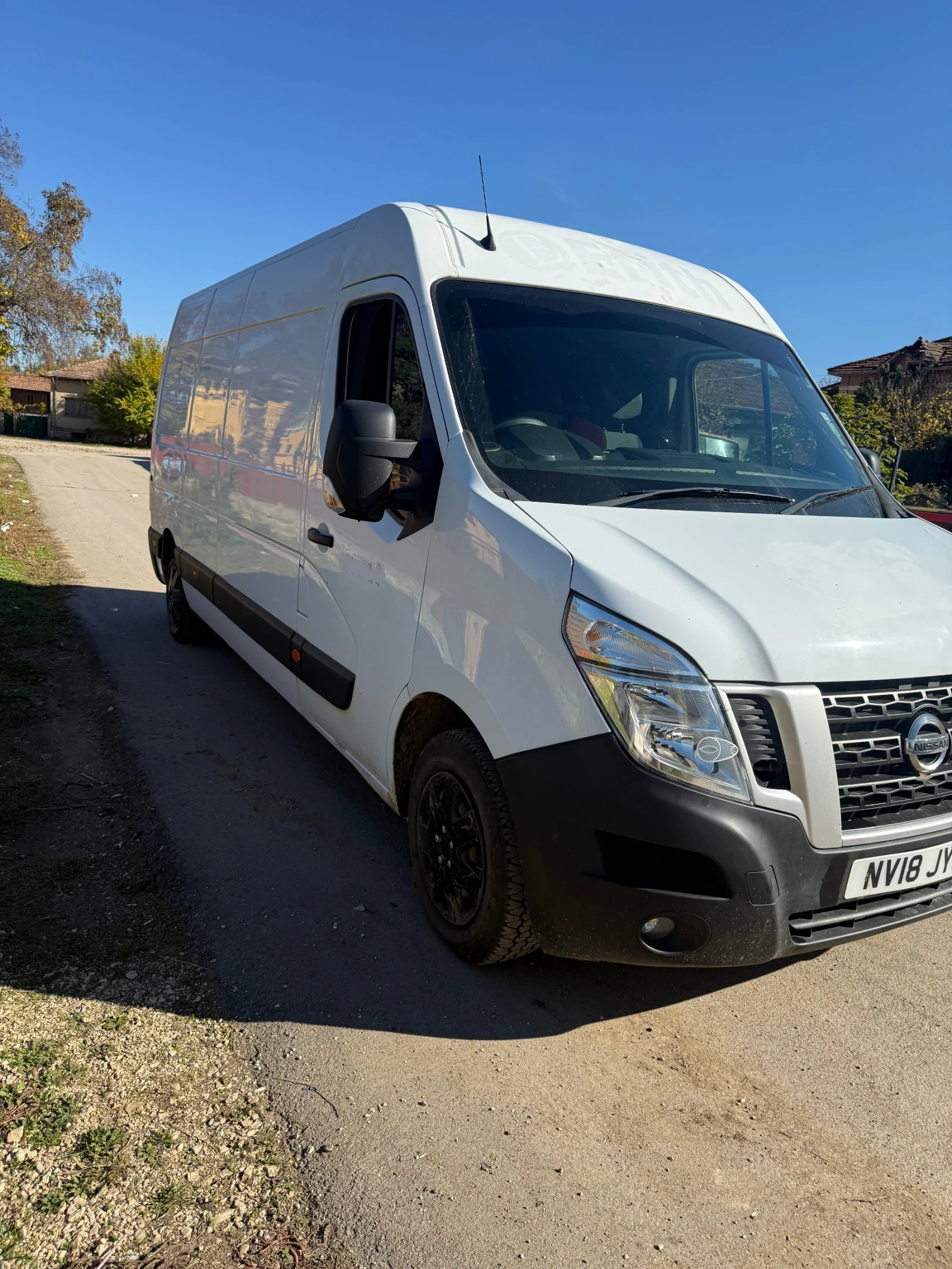 Nissan NV400 2.3 - изображение 4