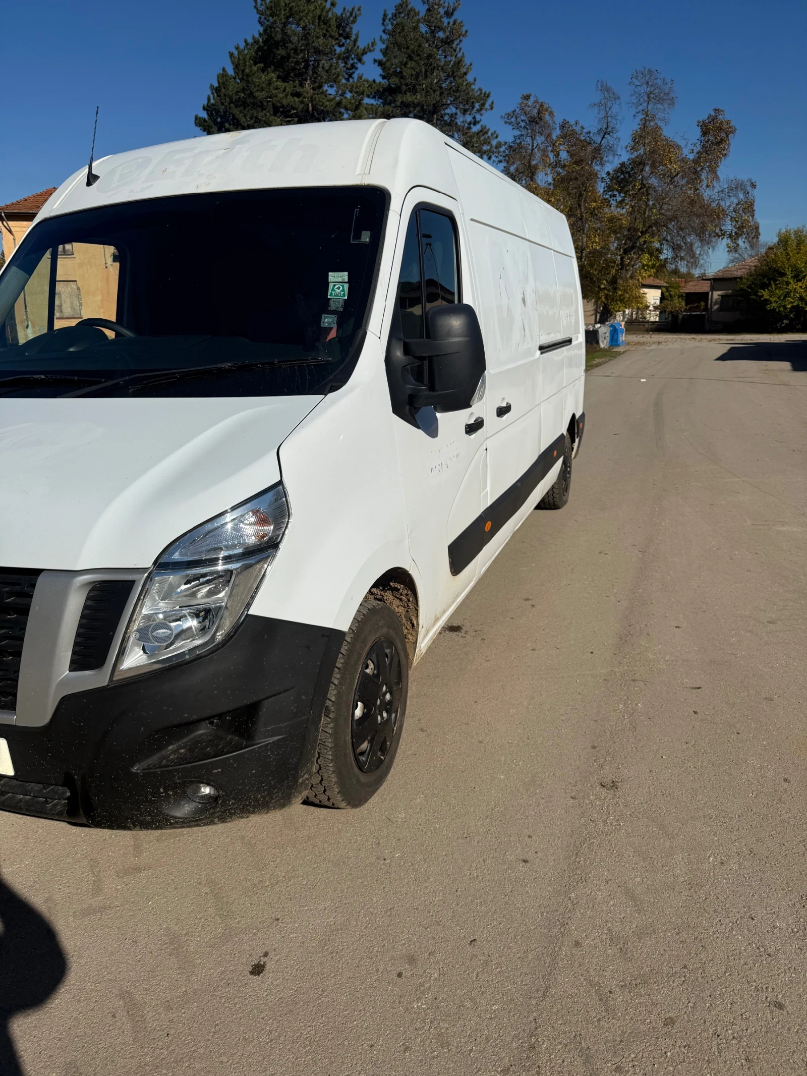Nissan NV400 2.3 - изображение 6