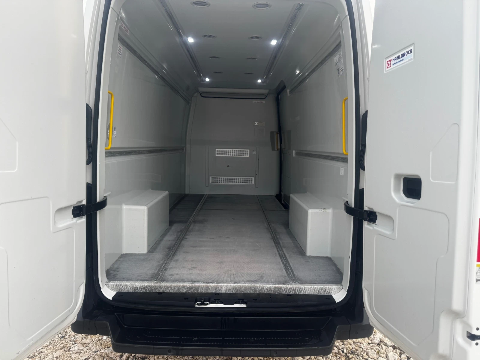 Man TGE 3.180 - изображение 7