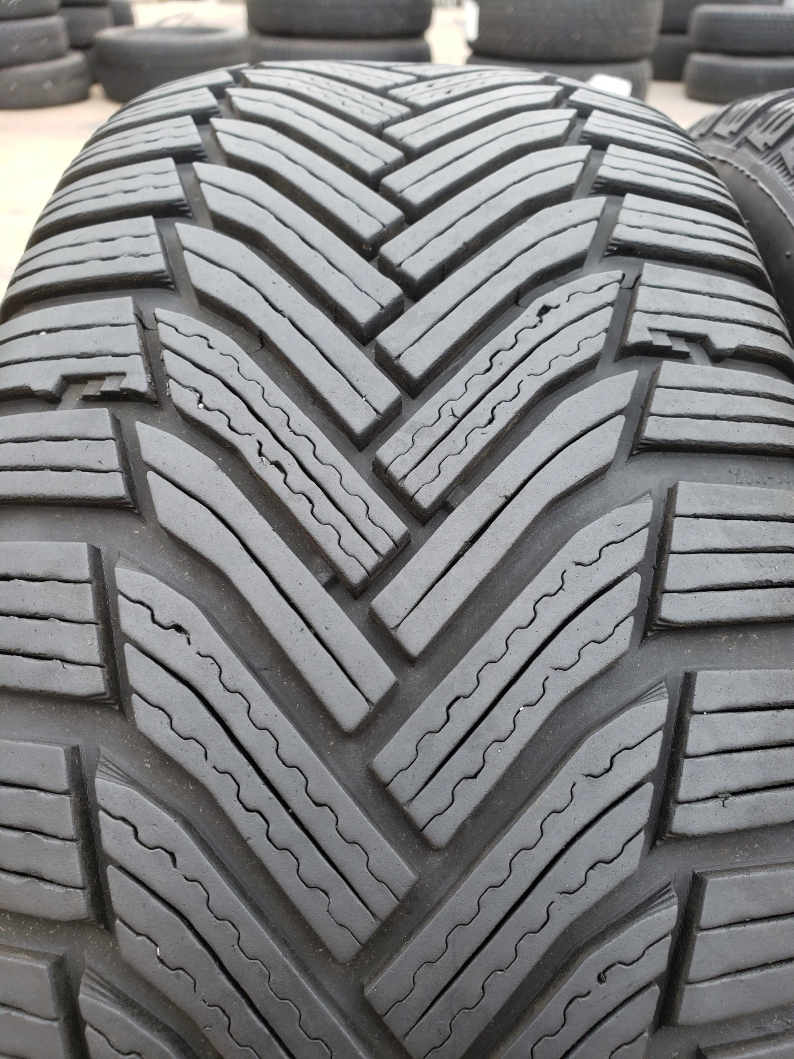 Гуми Зимни 225/45R17