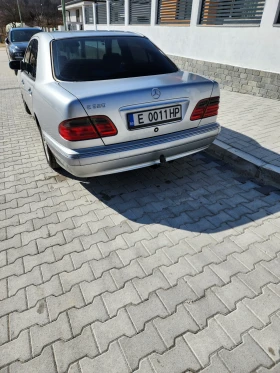 Mercedes-Benz E 320, снимка 2