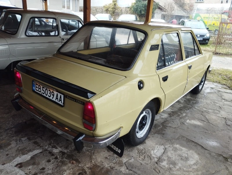 Skoda 120 РЕГИСТРИРАНА!!, снимка 5 - Автомобили и джипове - 47228218