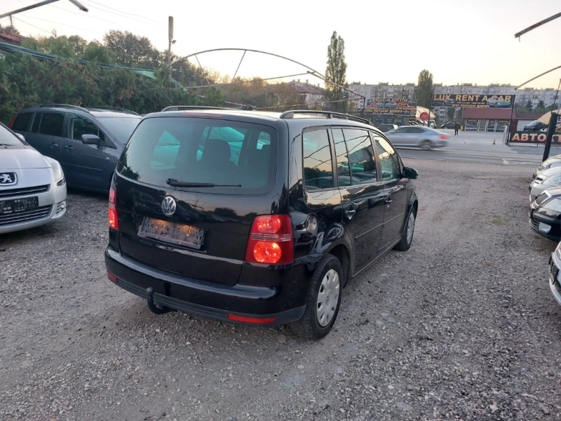 VW Touran АВТОМАТИК, снимка 5 - Автомобили и джипове - 47677954