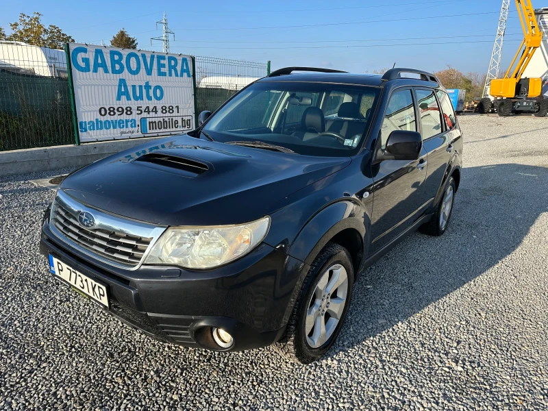 Subaru Forester 4х4 Климатроник!! Панорама!! Подгрев!!!, снимка 1 - Автомобили и джипове - 47994354